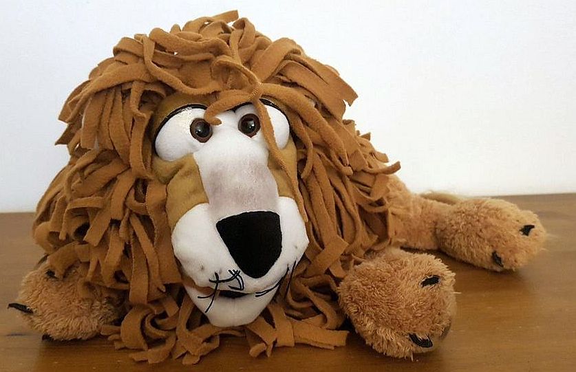 בובת האריה קרל Living Puppets W200